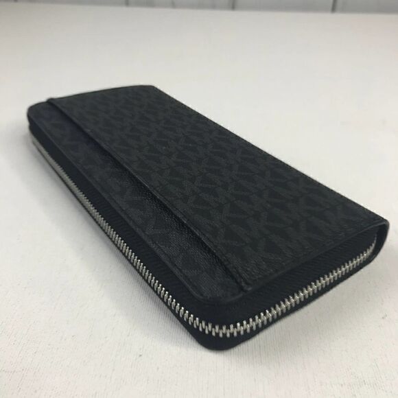 Michael Kors Cooper Tech Zip Around NWT - Picture 6 of 8